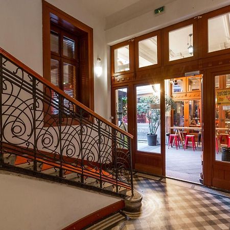 Explore Budapest From A Luxurious Cozy Apartment Exterior foto