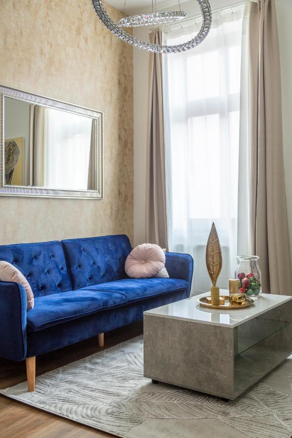 Explore Budapest From A Luxurious Cozy Apartment Exterior foto