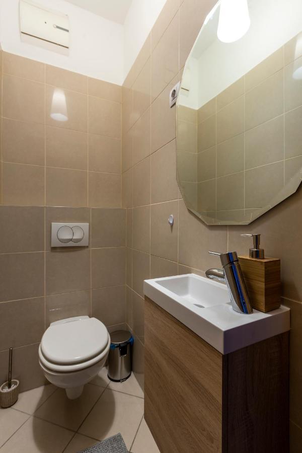 Explore Budapest From A Luxurious Cozy Apartment Exterior foto